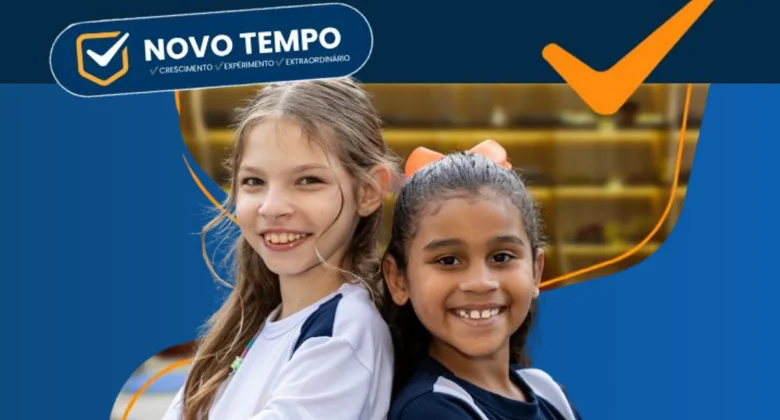 Criança do Colégio Novo Tempo com o mascote