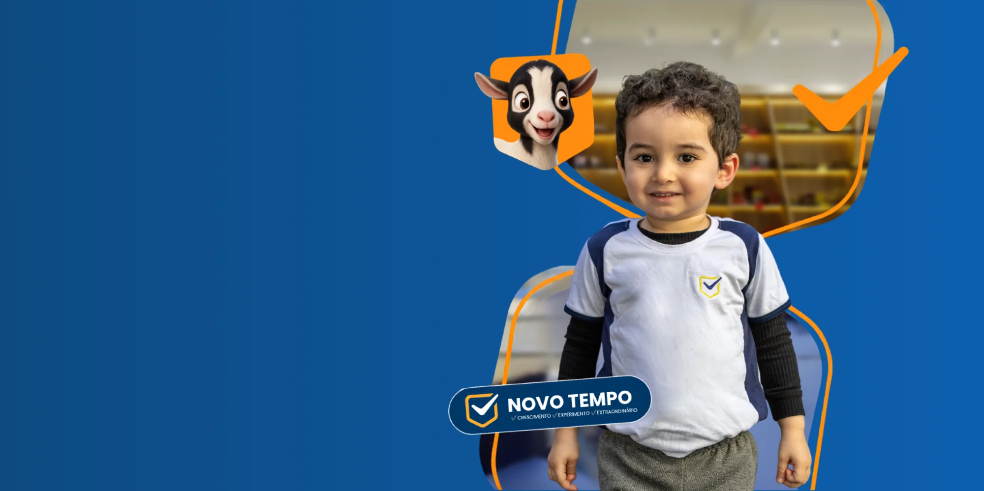 Criança do Colégio Novo Tempo com o mascote