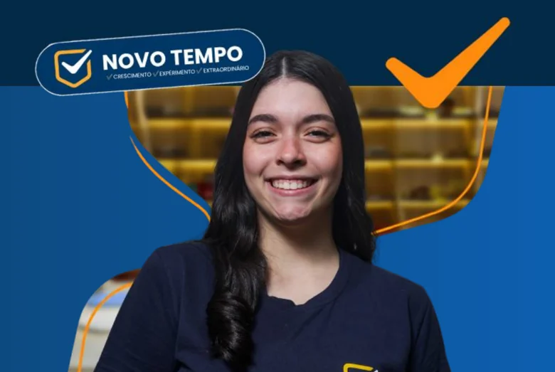 Criança do Colégio Novo Tempo com o mascote